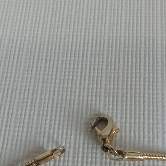 Gold Toned Rhinestone Flower Cluster Pendant Omega Chain Collar Style Necklace - Picture 10 of 10